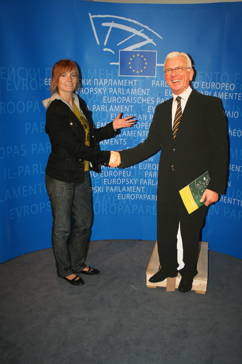 Shaking hands with the (fake-) President of the European Parliament "Hans-Gert Pöttering"