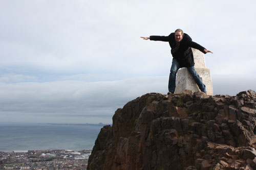 Dominik flying - At Arthurs seat with strong wind.